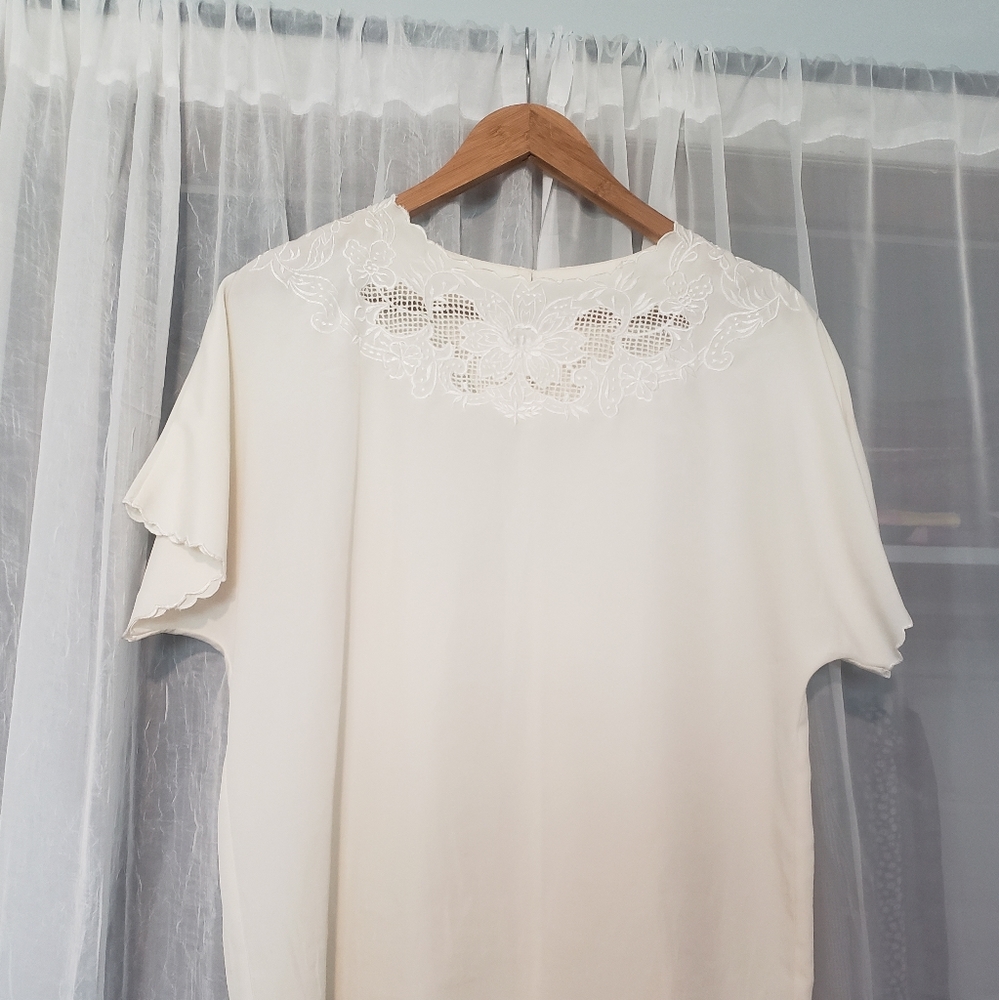 Vintage 80s lace neckline top